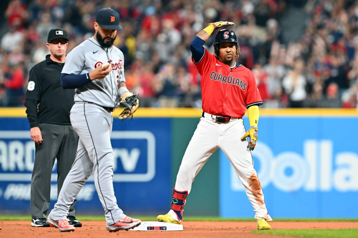 MLB playoff hunt: 8 series to follow throughout the regular season's final weekend